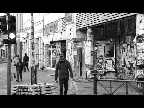 Mädchen in Koffer - Filmbeginn / no trailer