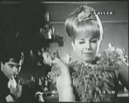 VIOLETA RIVAS - Deja que sigan ( clip de la pelicula)