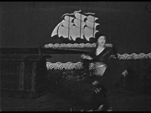 Dance scene from Tojin Okichi (Okichi, Mistress of a Foreigner). Dir: Kenji Mizoguchi, 1930.