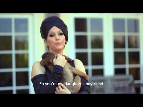 TRAILER SUBTITLE CINTA BRONTOSAURUS