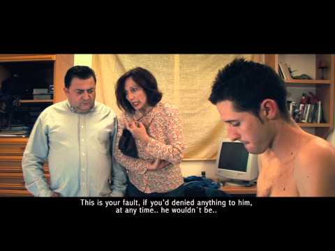 Corto "A cuestas con mis padres" (Nowhere without my parents)