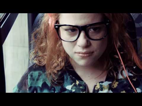 CÃES FAMINTOS - TRAILLER OFICIAL 2016