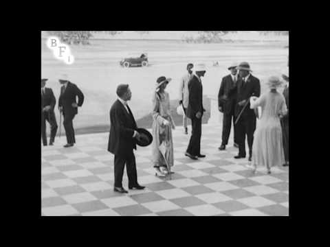Her Excellency Lady Lytton At The Victoria Memorial (1922)