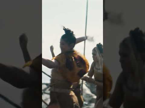 Premieres in three days. ʻEkolu lā a i ka hōʻike mua