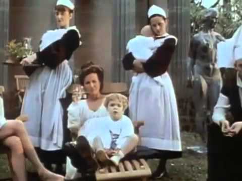 8 ½ Women Trailer