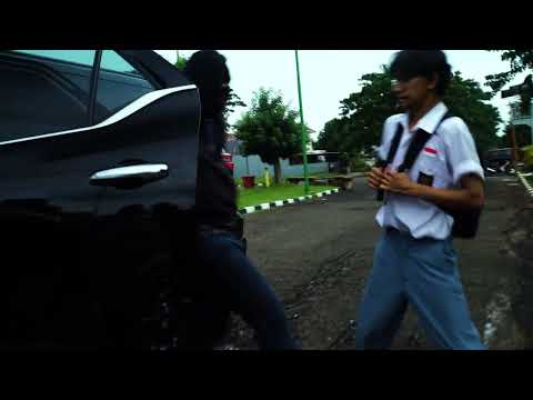 TRAPPED TRAILER