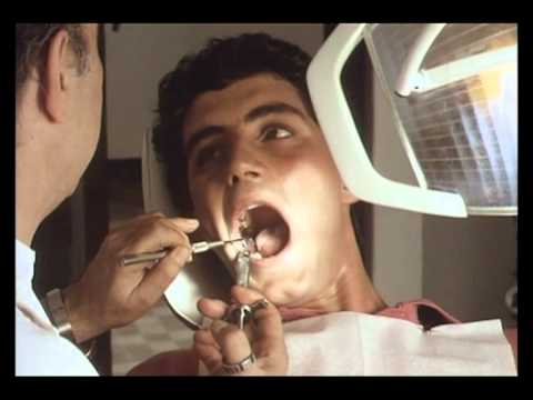 Malaventura (Manuel Gutiérrez Aragón, 1988) - Una ventana indiscreta