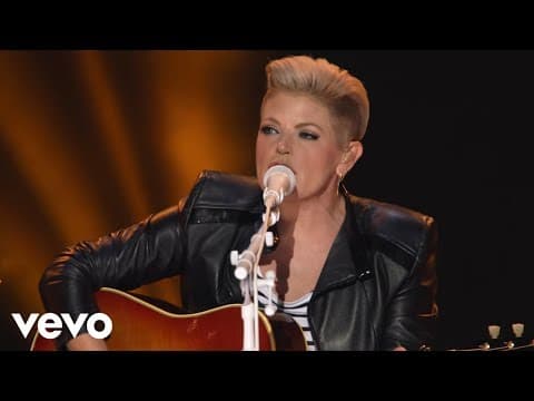 The Chicks - Travelin' Soldier (Live from MMXVI Tour)