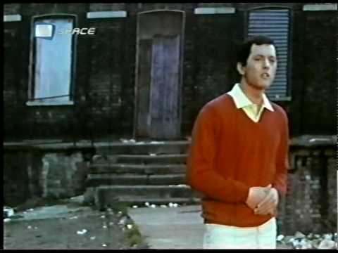 PALITO ORTEGA - Carlitos Chaplin ( año 1966 del film El Rey en Londres )